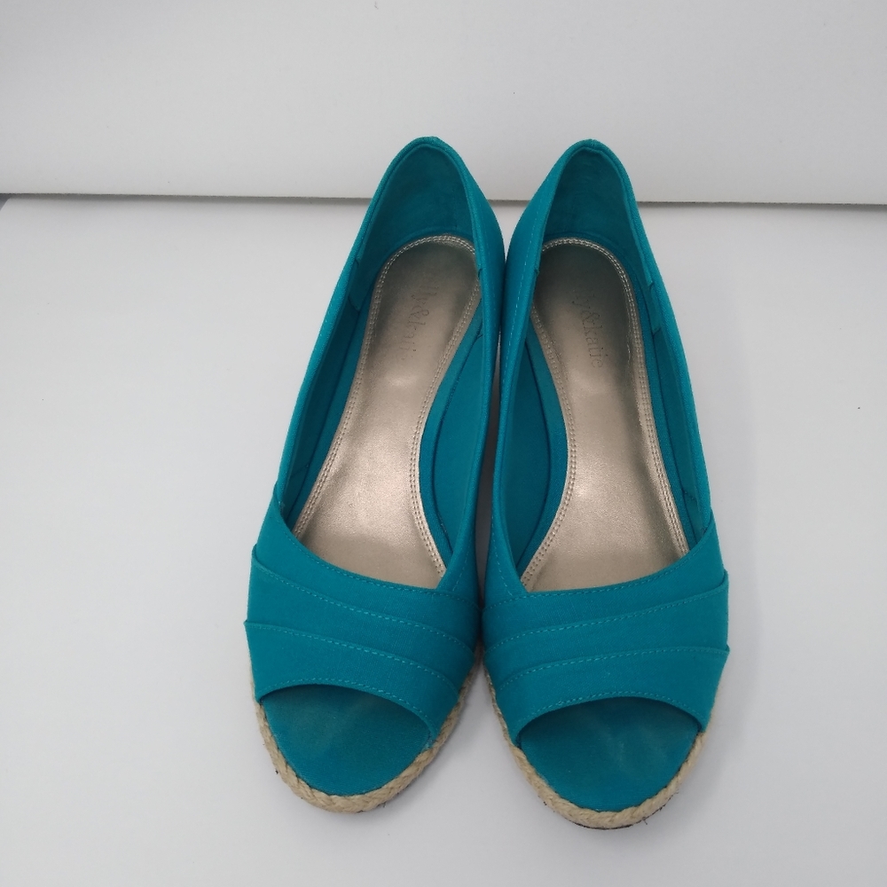 Shoe size 9 Kelly & Katie